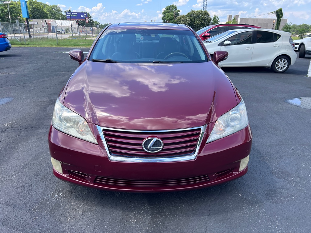 Photo 2 of this LEXUS ES 350