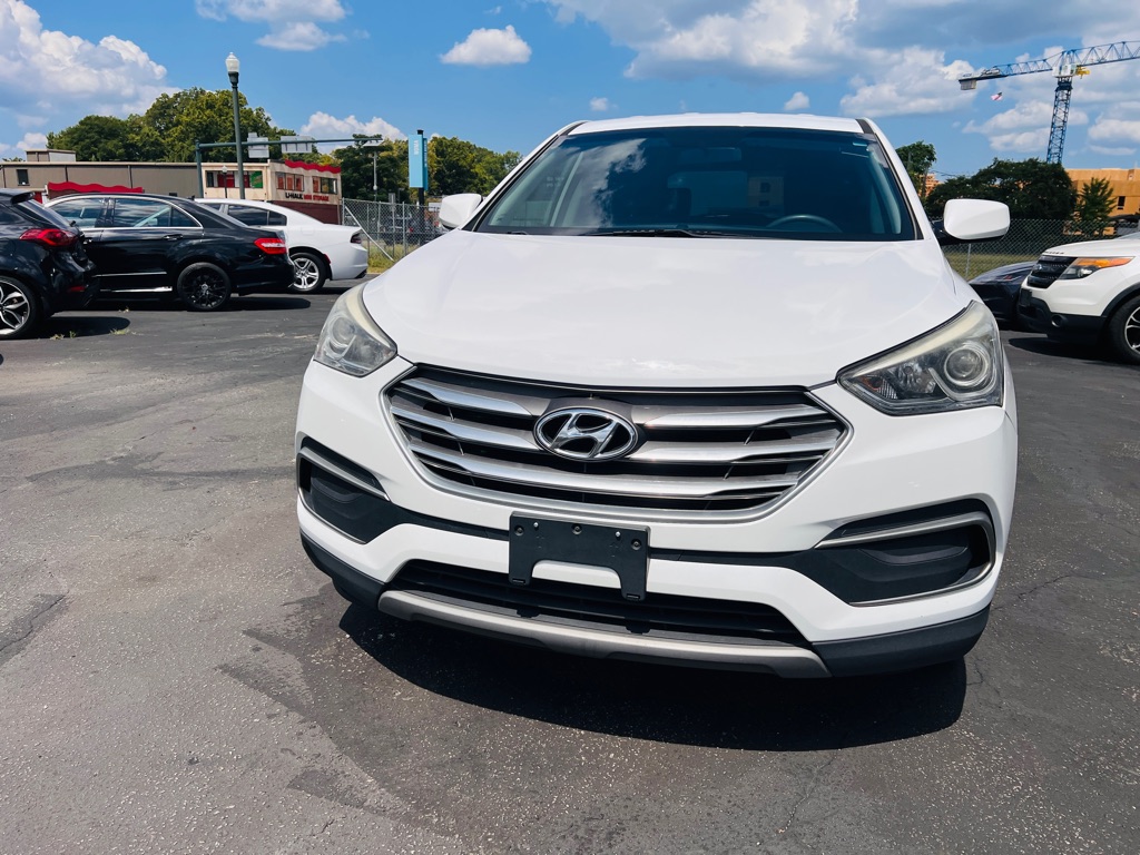 Photo 2 of this HYUNDAI SANTA FE SPORT