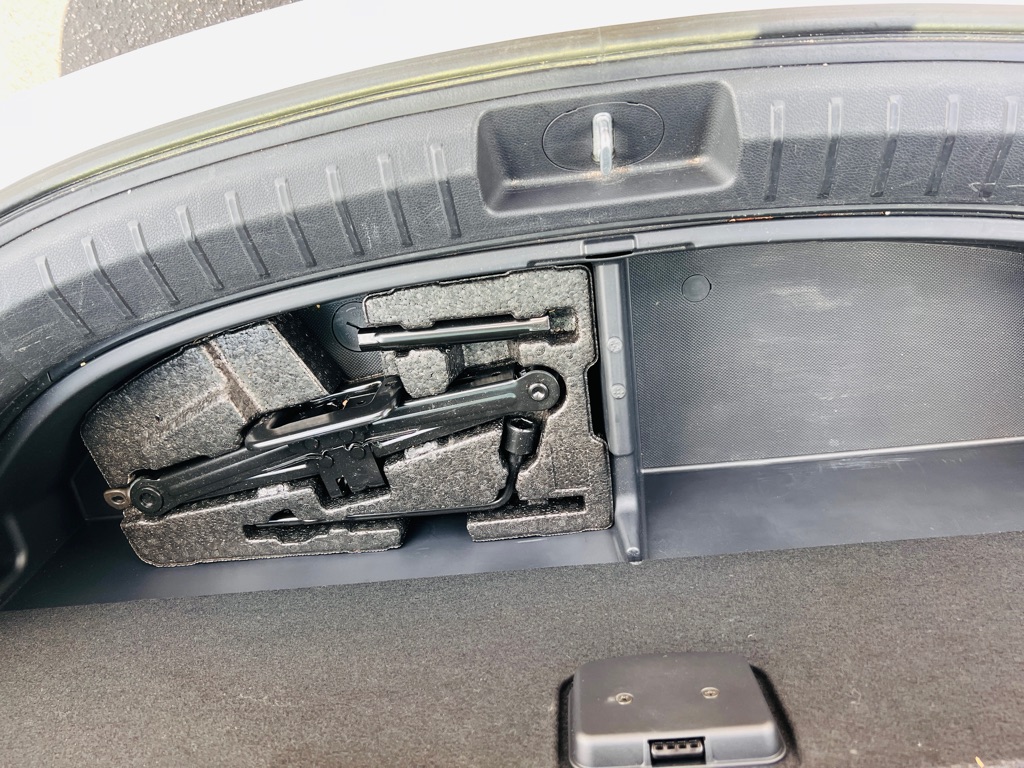 Photo 18 of this HYUNDAI SANTA FE SPORT