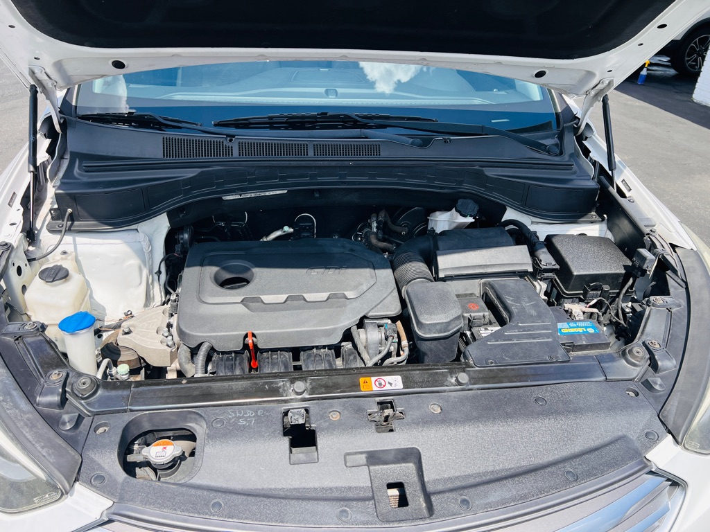 Photo 16 of this HYUNDAI SANTA FE SPORT