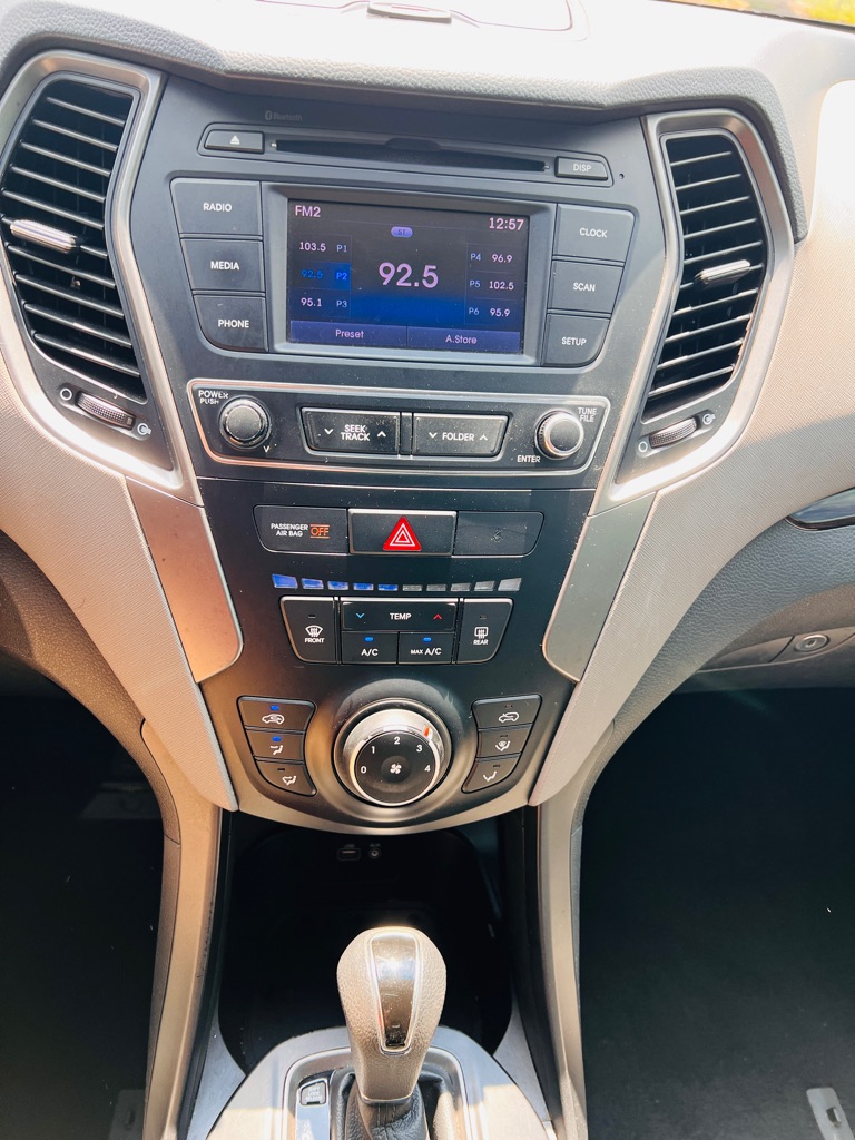 Photo 15 of this HYUNDAI SANTA FE SPORT