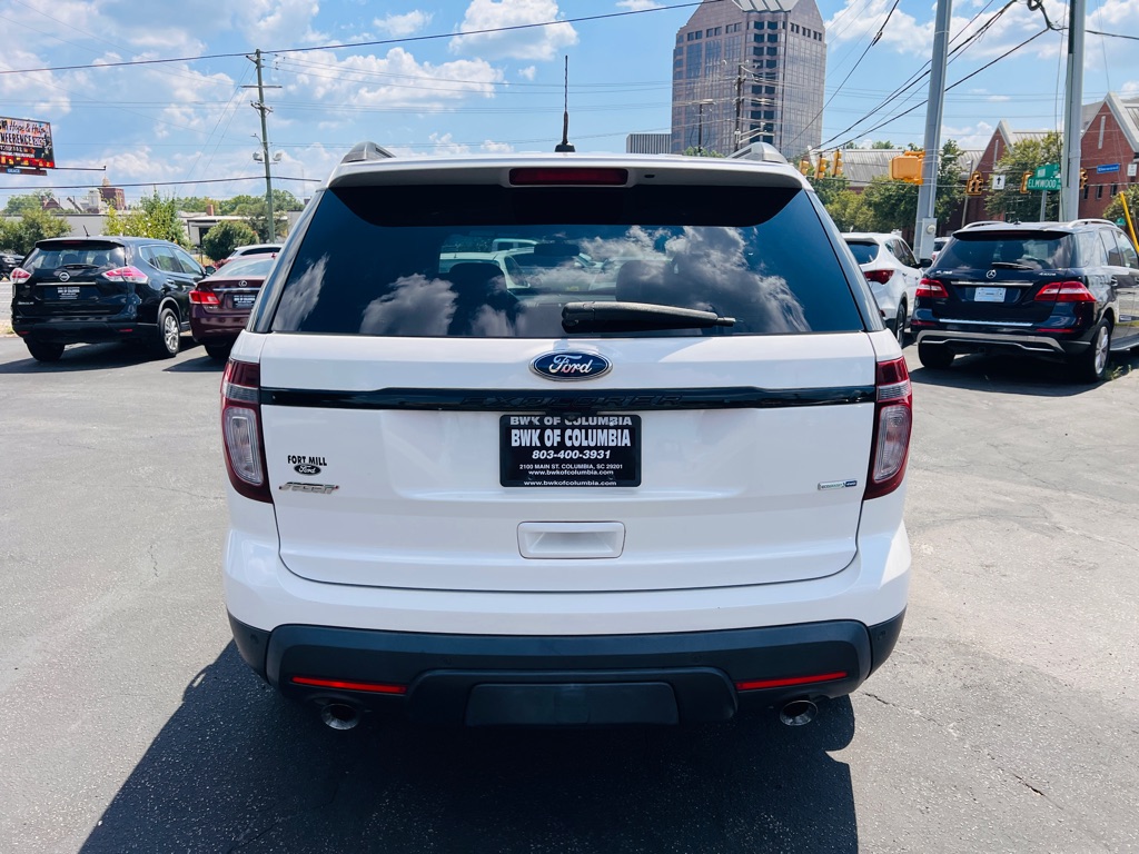 Photo 6 of this FORD EXPLORER