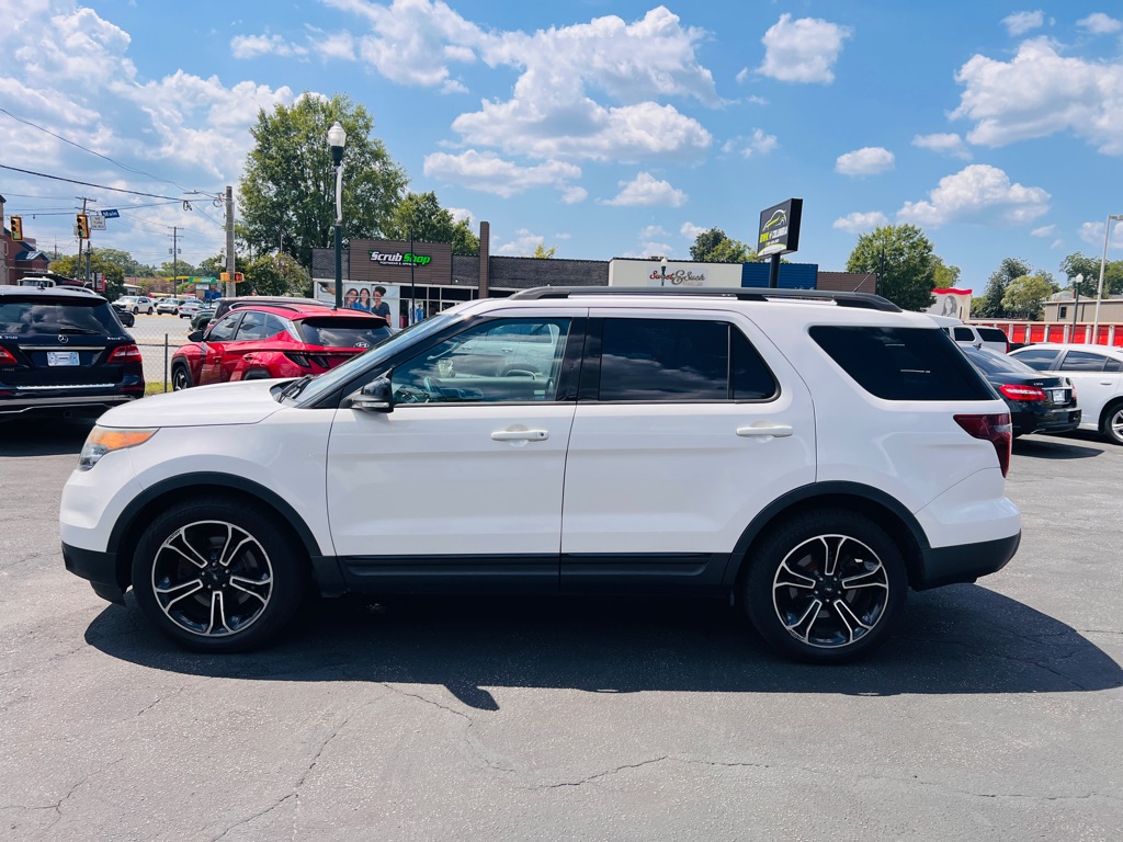 Photo 8 of this FORD EXPLORER