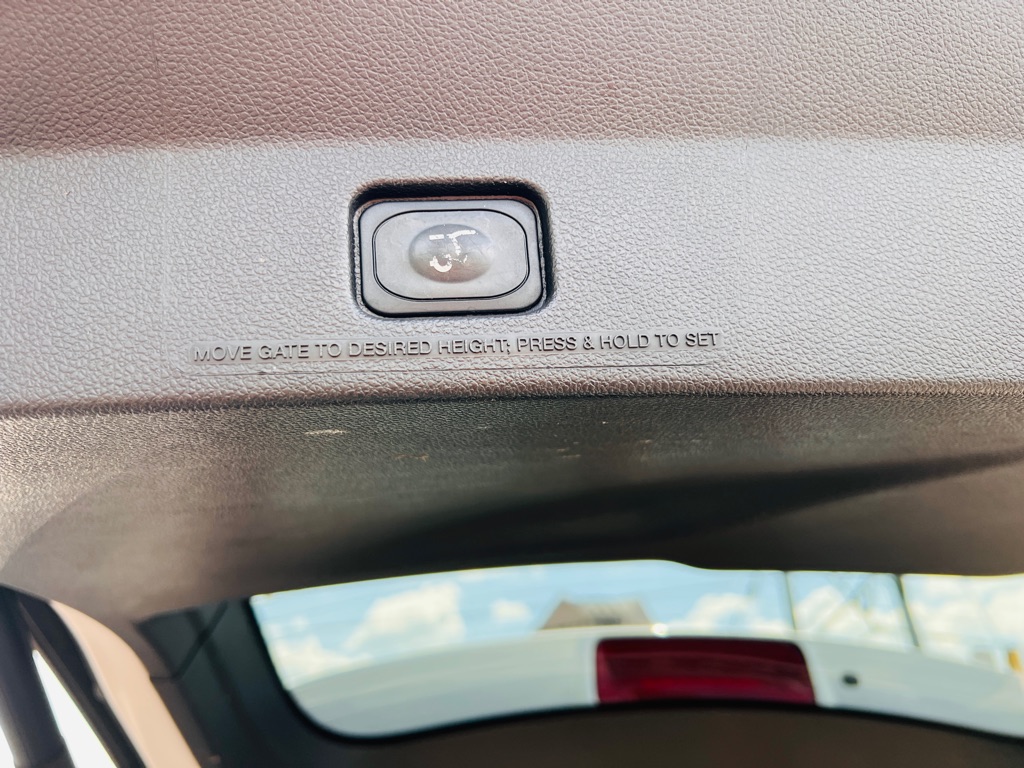 Photo 19 of this FORD EXPLORER