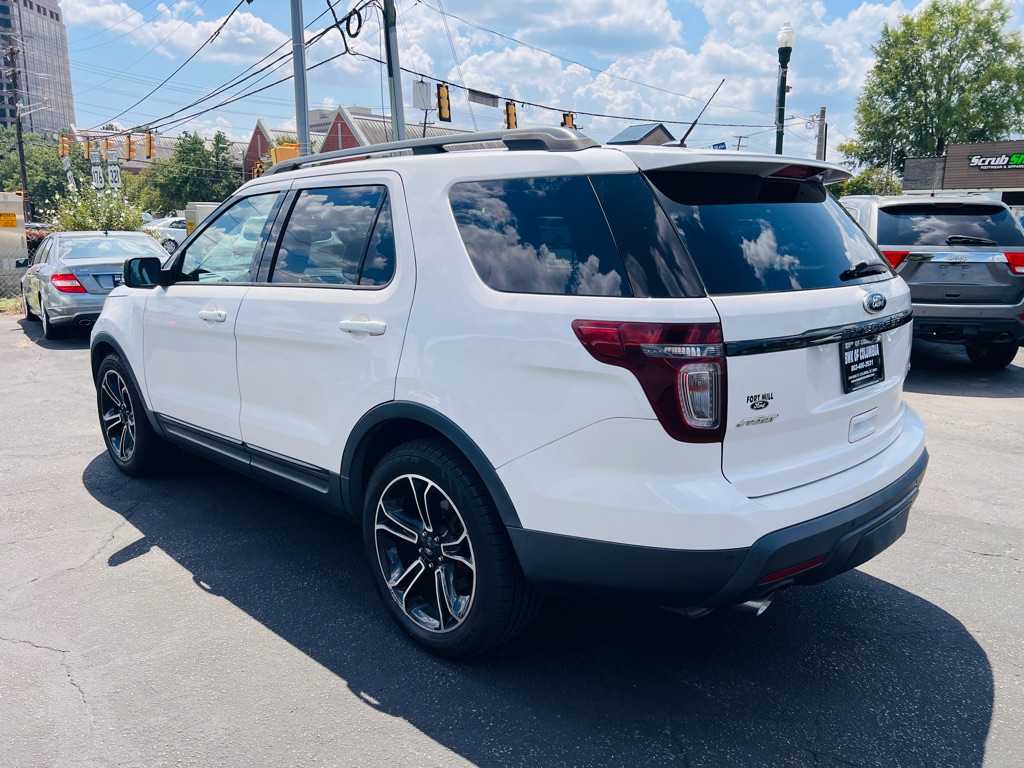 Photo 7 of this FORD EXPLORER