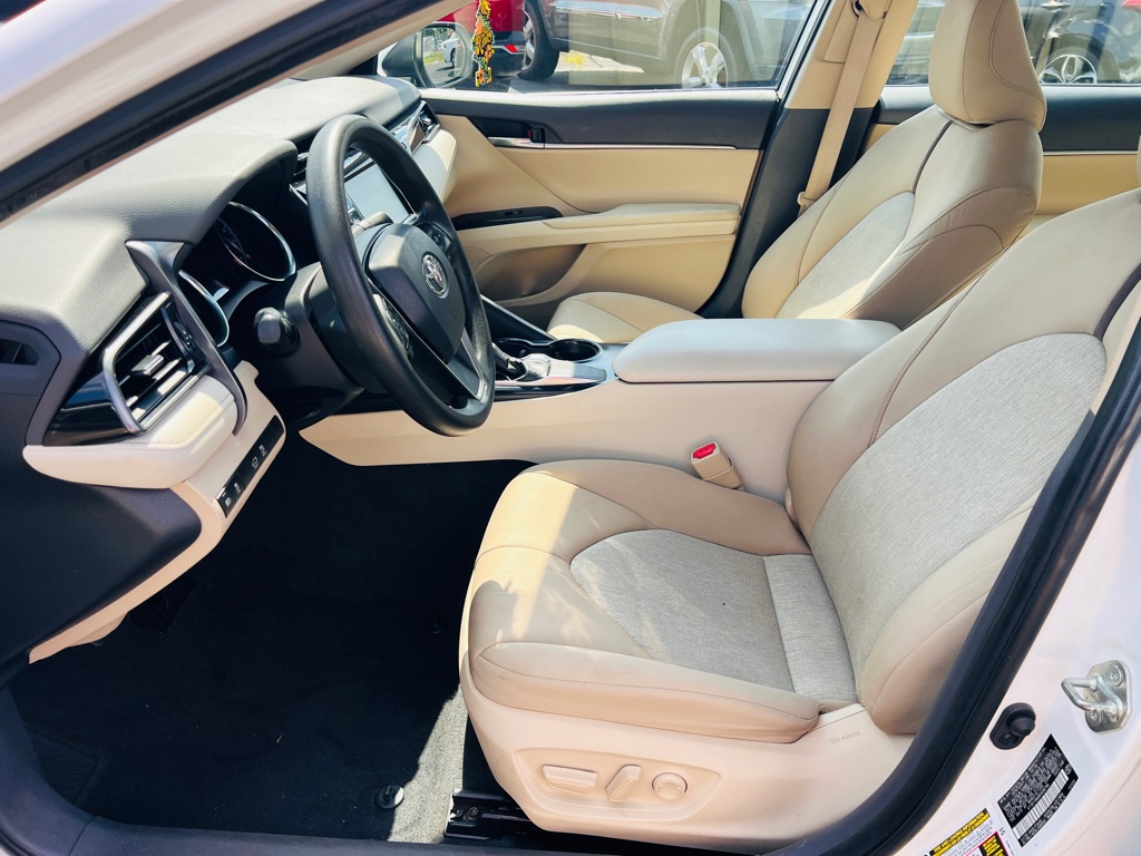 Photo 10 of this TOYOTA CAMRY