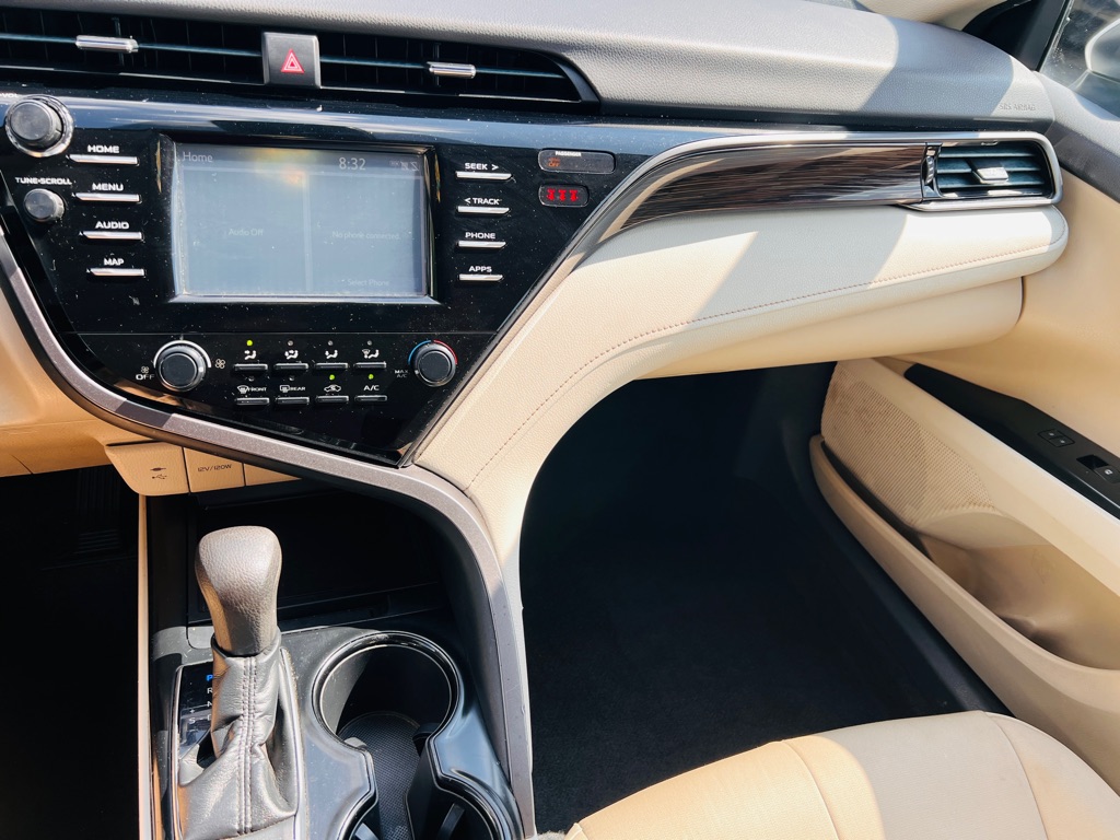 Photo 13 of this TOYOTA CAMRY
