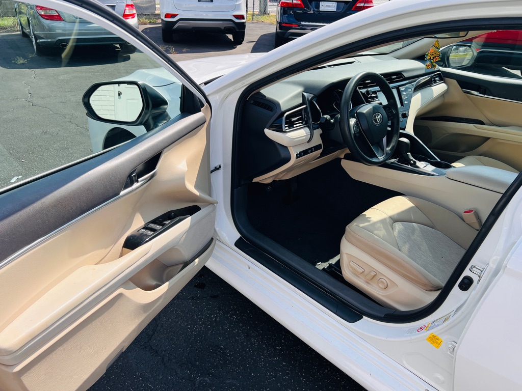 Photo 9 of this TOYOTA CAMRY