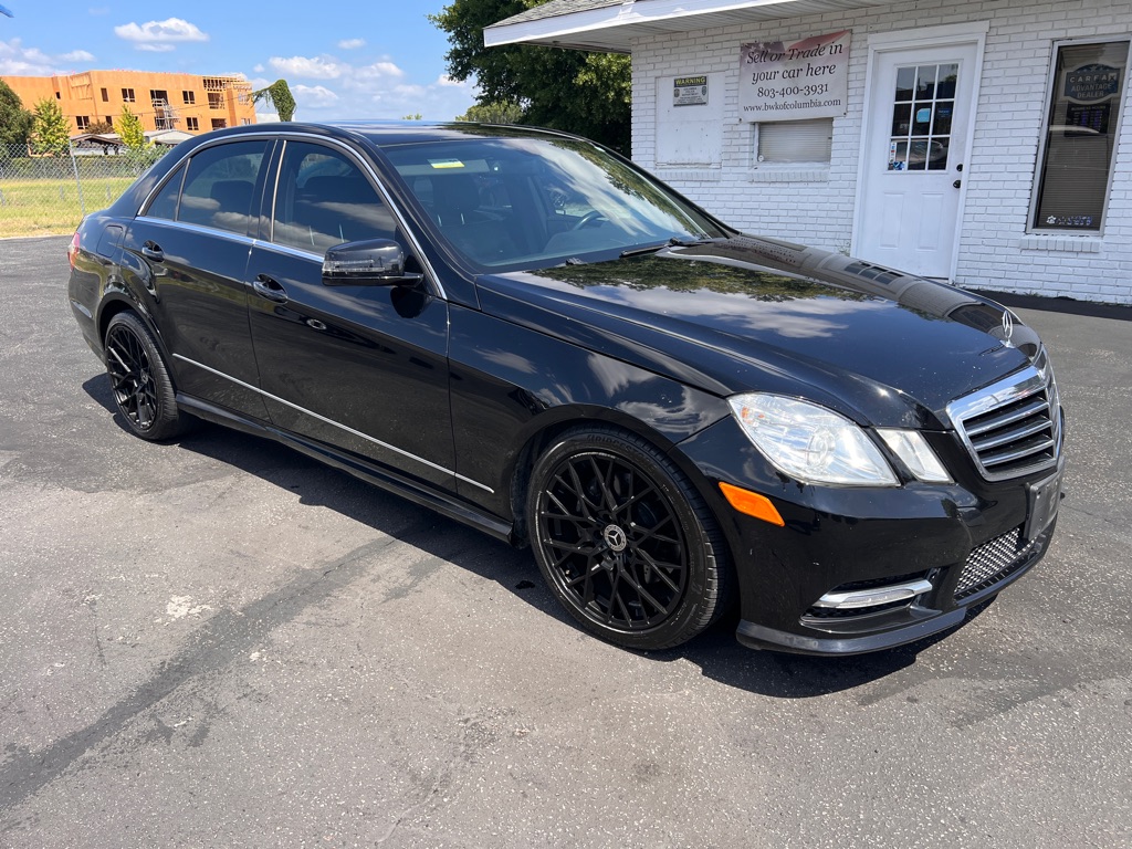 Photo 3 of this MERCEDES-BENZ E-CLASS