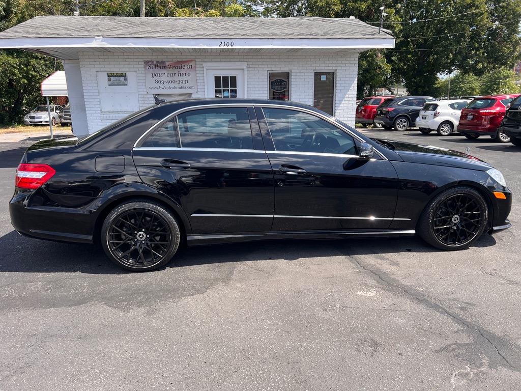 Photo 4 of this MERCEDES-BENZ E-CLASS