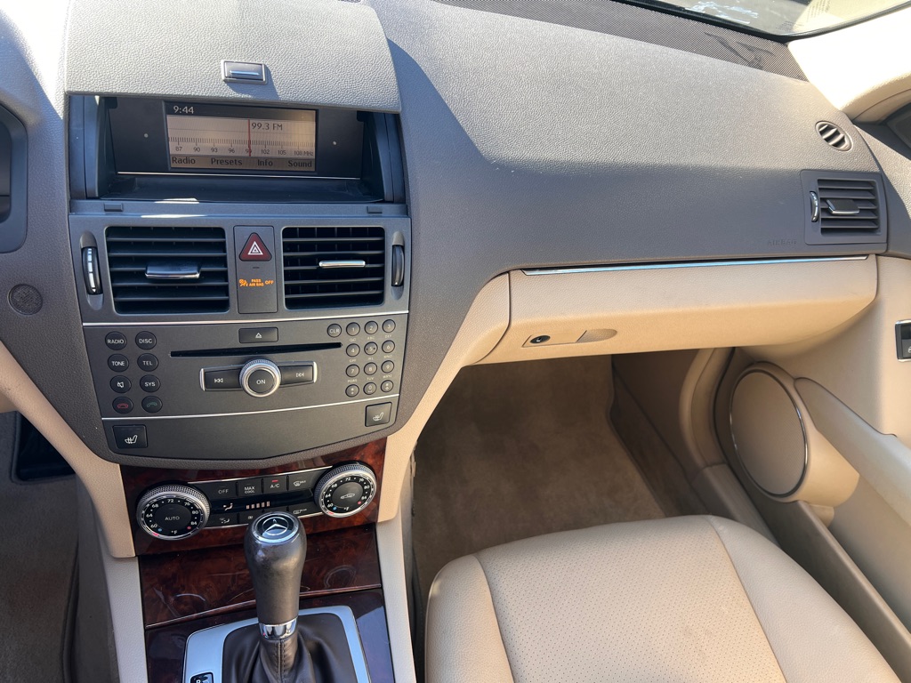 Photo 17 of this MERCEDES-BENZ C-CLASS