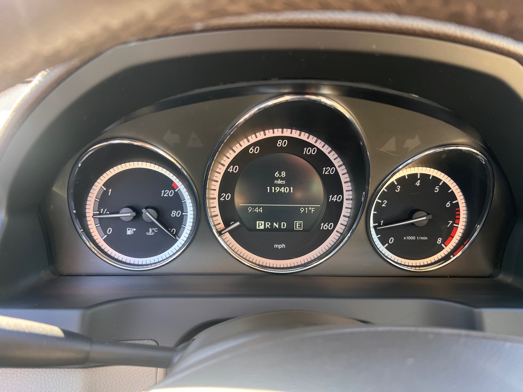 Photo 16 of this MERCEDES-BENZ C-CLASS