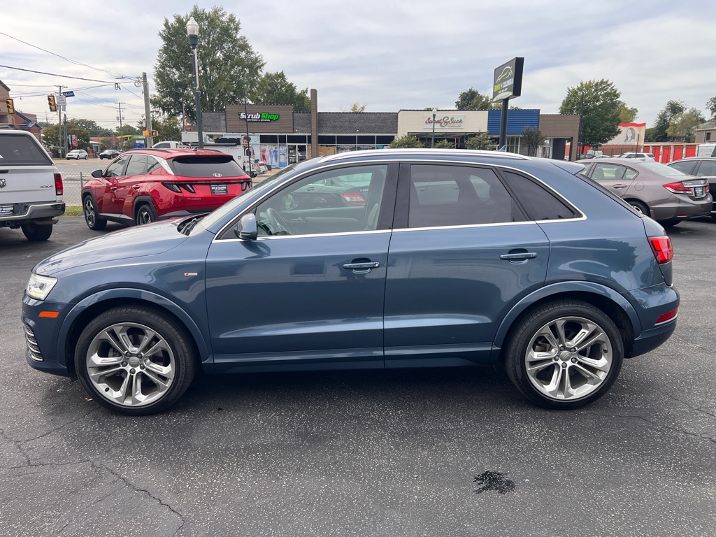 Photo 8 of this AUDI Q3