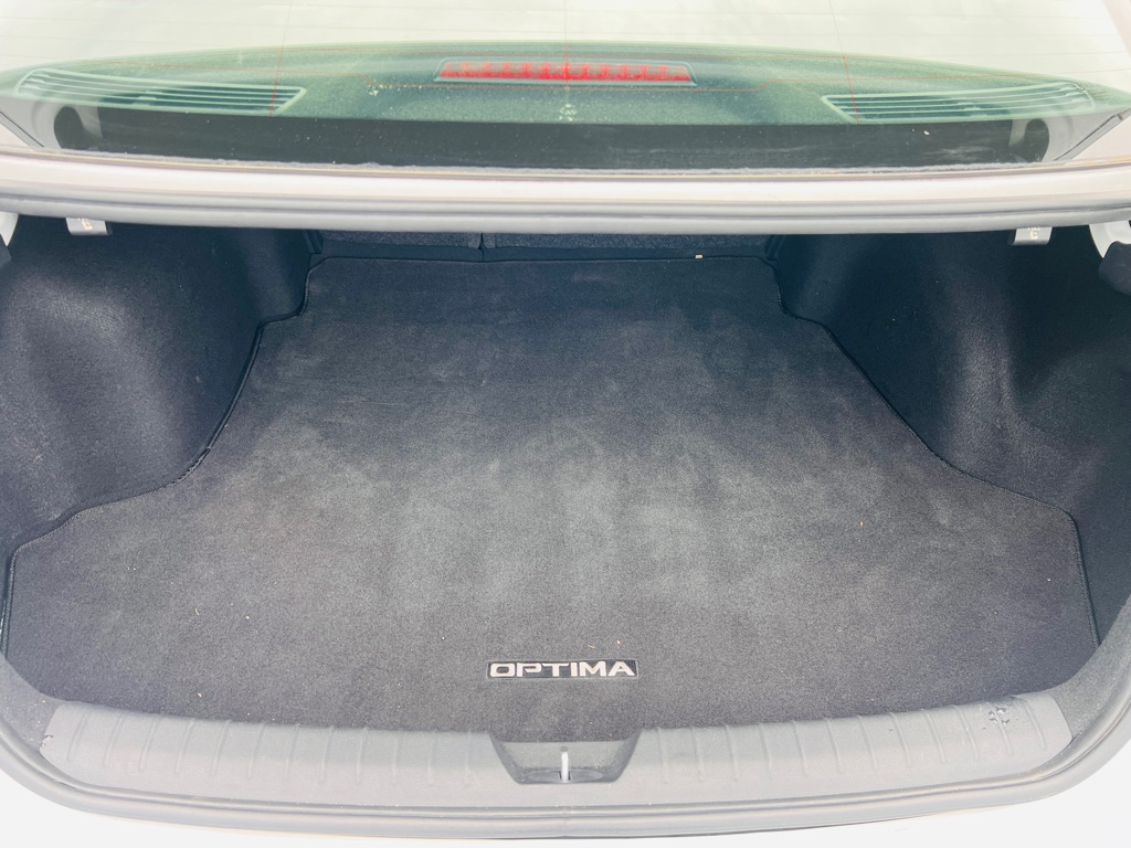 Photo 19 of this KIA OPTIMA