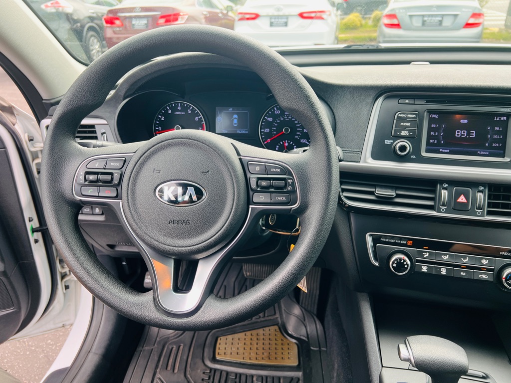 Photo 17 of this KIA OPTIMA