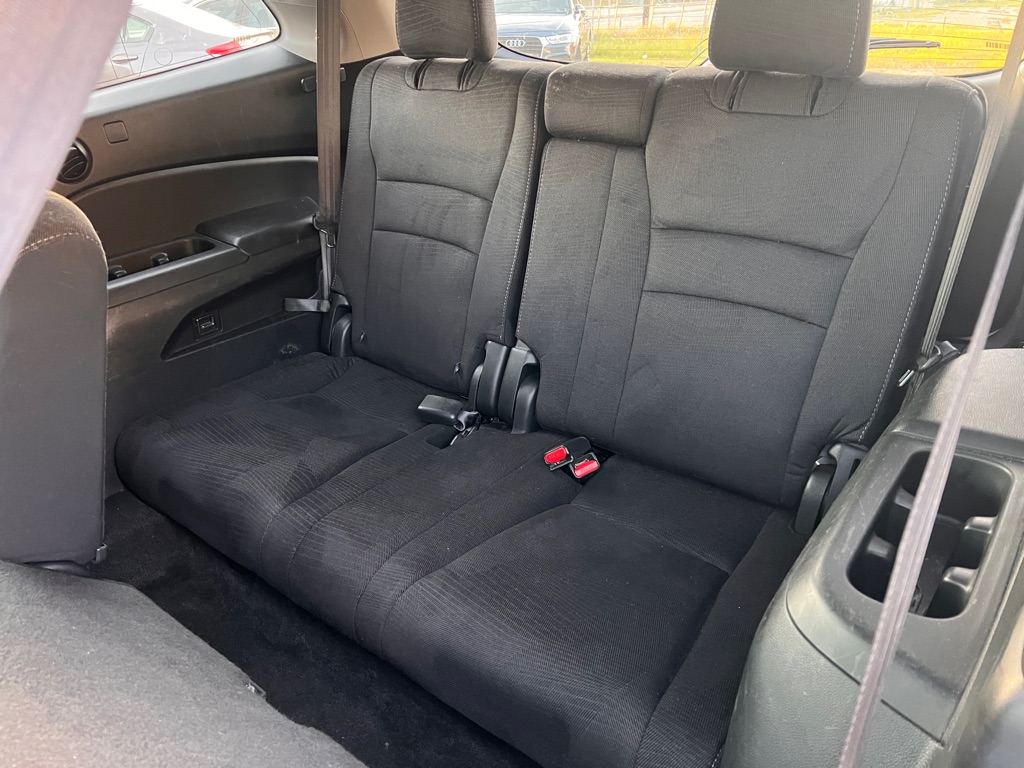 Photo 13 of this HONDA PILOT