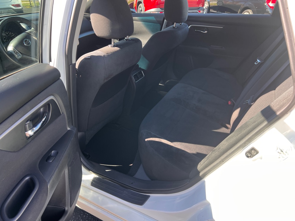 Photo 11 of this NISSAN ALTIMA