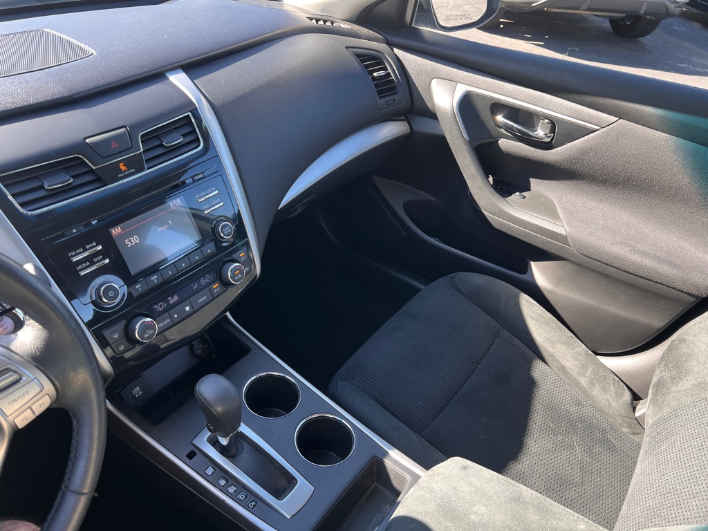 Photo 16 of this NISSAN ALTIMA