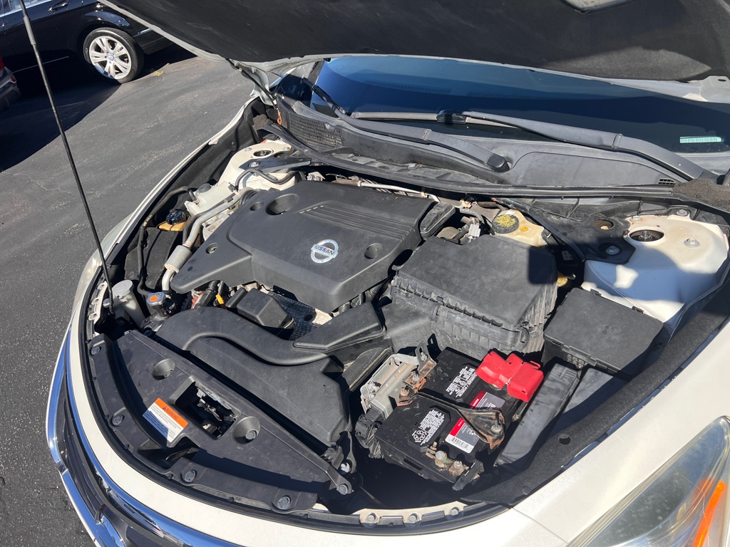 Photo 19 of this NISSAN ALTIMA