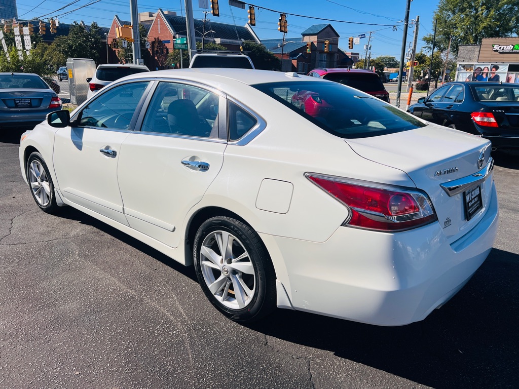 Photo 7 of this NISSAN ALTIMA