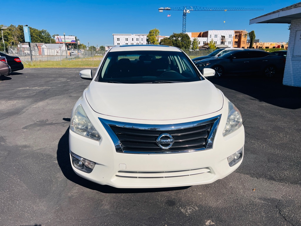 Photo 2 of this NISSAN ALTIMA