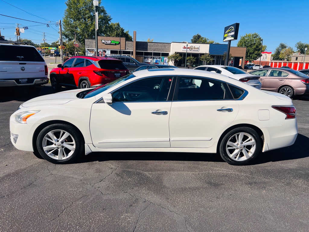 Photo 8 of this NISSAN ALTIMA