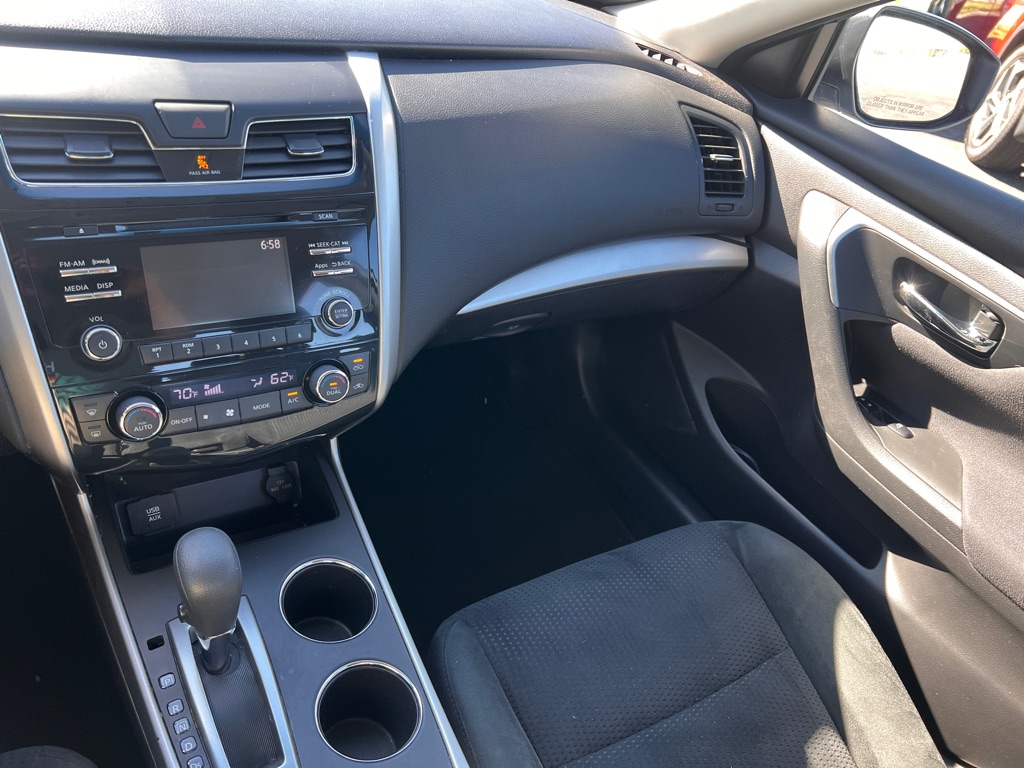 Photo 14 of this NISSAN ALTIMA