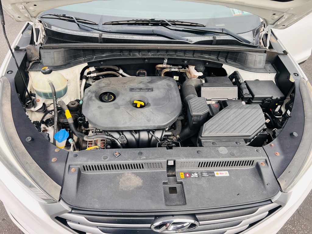 Photo 17 of this HYUNDAI TUCSON