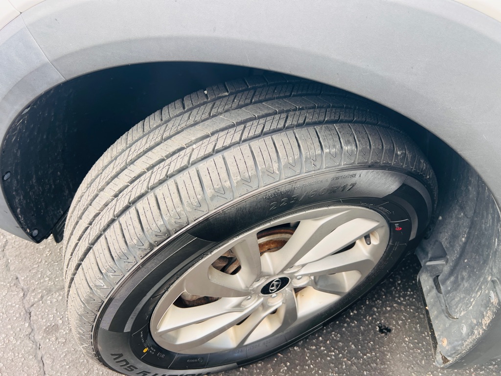 Photo 19 of this HYUNDAI TUCSON