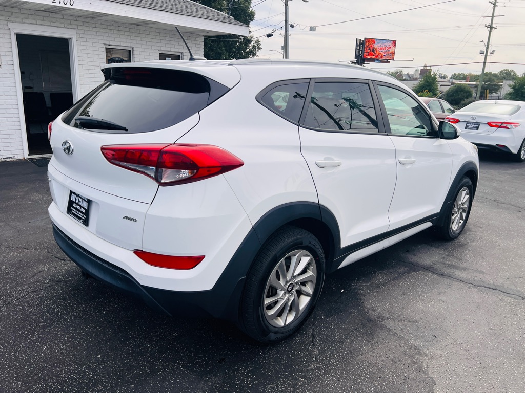 Photo 5 of this HYUNDAI TUCSON