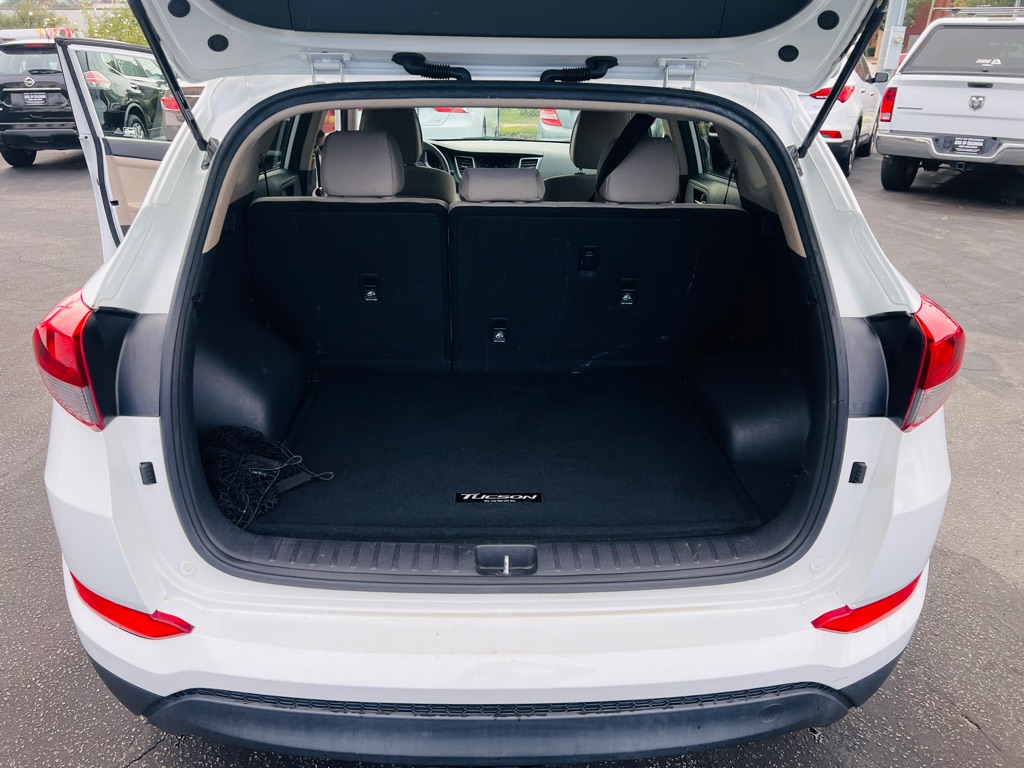 Photo 18 of this HYUNDAI TUCSON