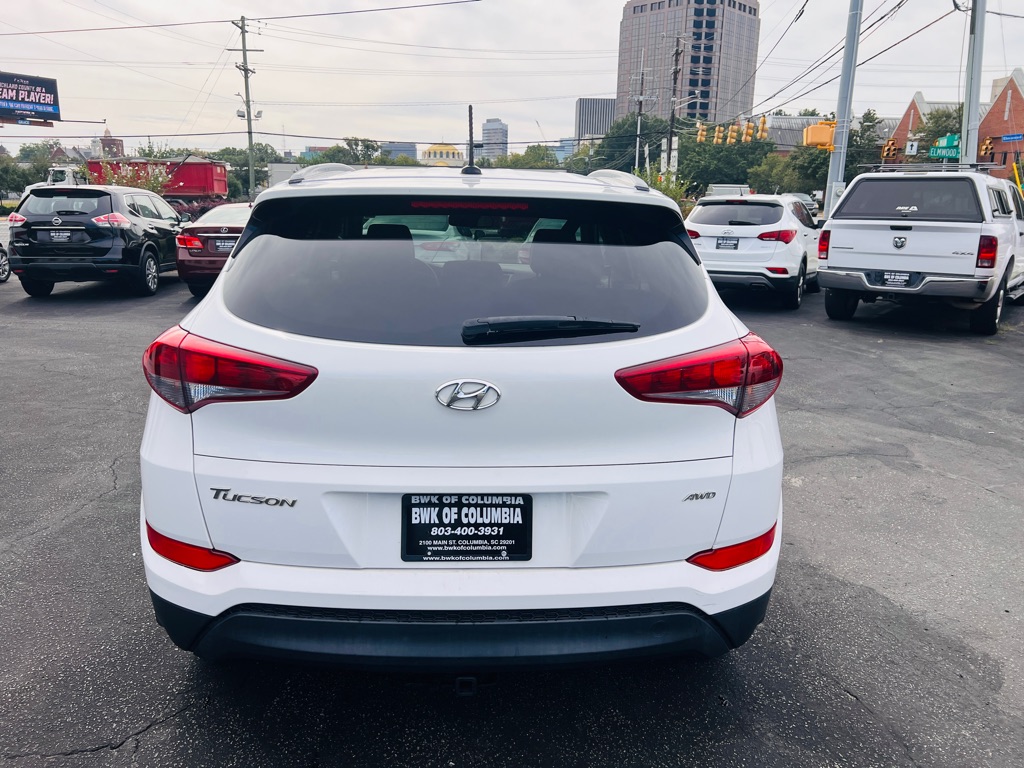 Photo 6 of this HYUNDAI TUCSON