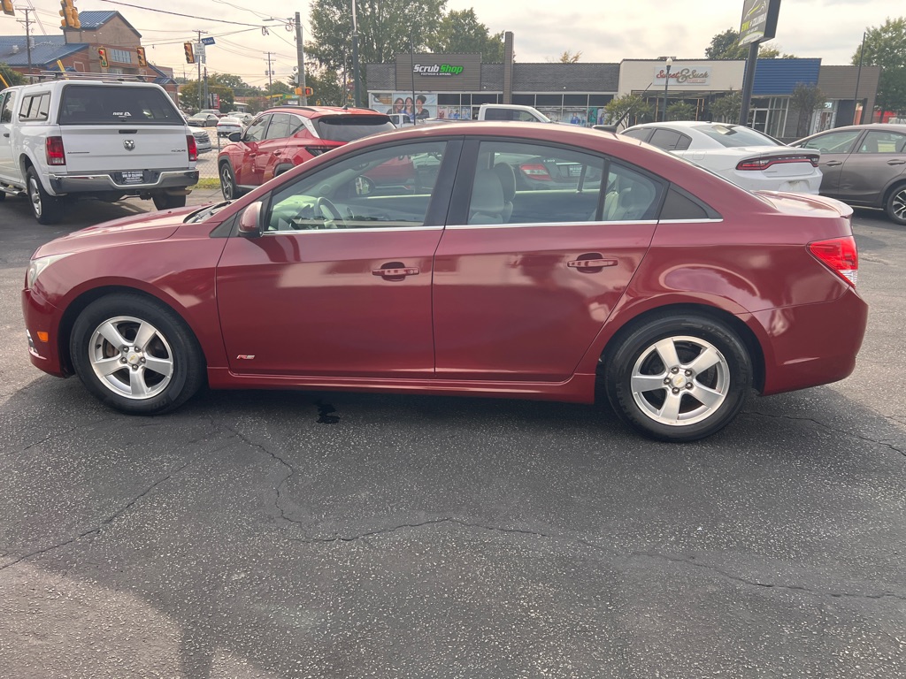 Photo 8 of this CHEVROLET CRUZE