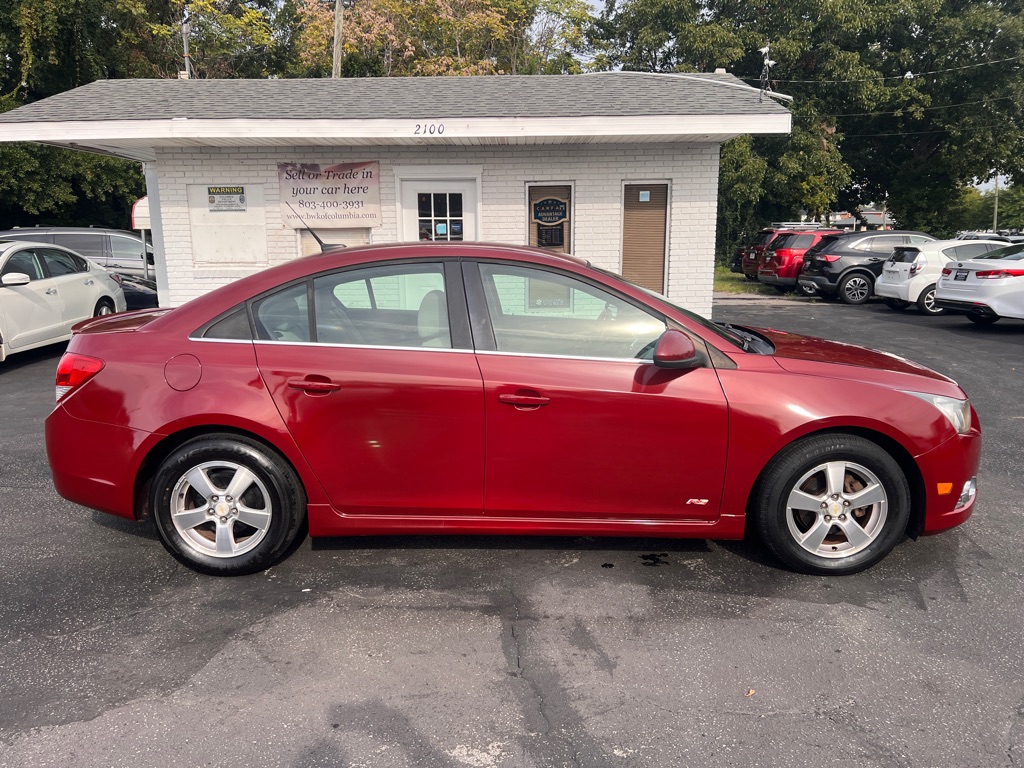 Photo 4 of this CHEVROLET CRUZE
