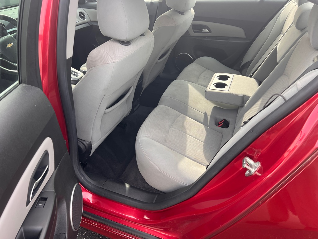 Photo 10 of this CHEVROLET CRUZE