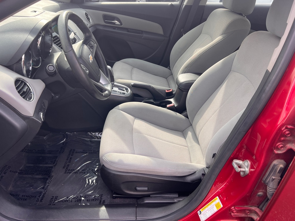 Photo 9 of this CHEVROLET CRUZE