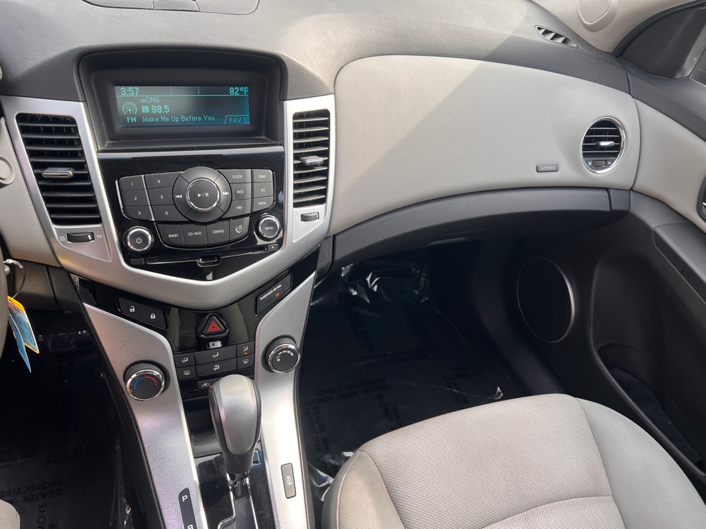 Photo 12 of this CHEVROLET CRUZE