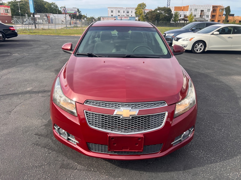 Photo 2 of this CHEVROLET CRUZE