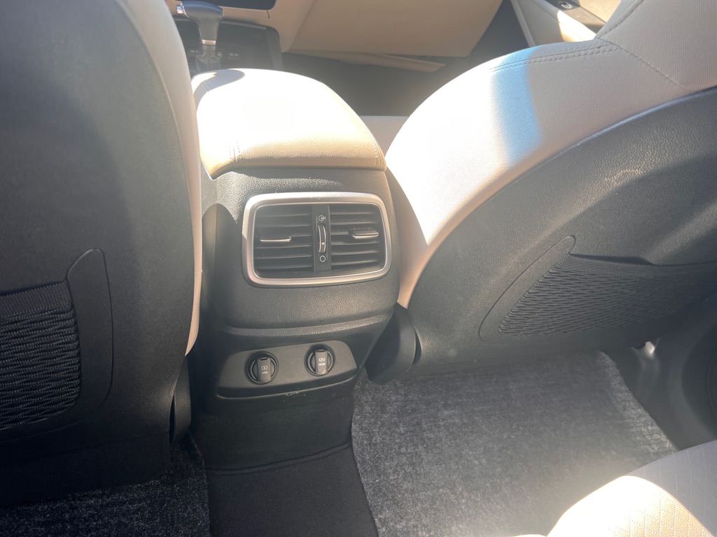 Photo 14 of this KIA SORENTO