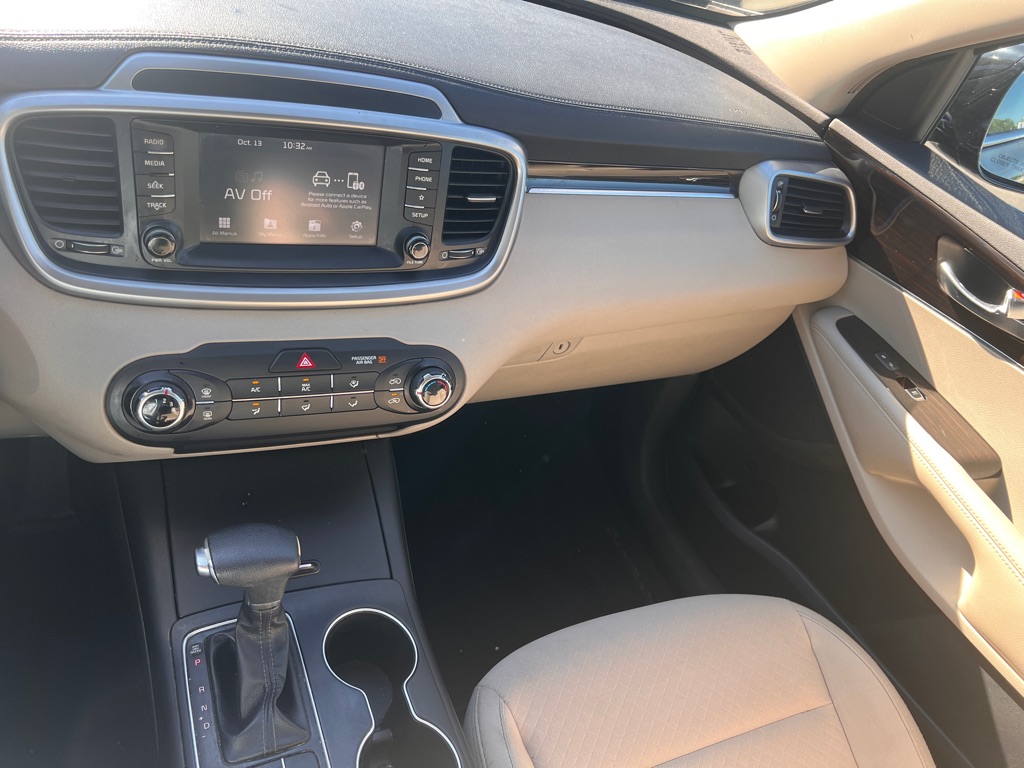 Photo 16 of this KIA SORENTO