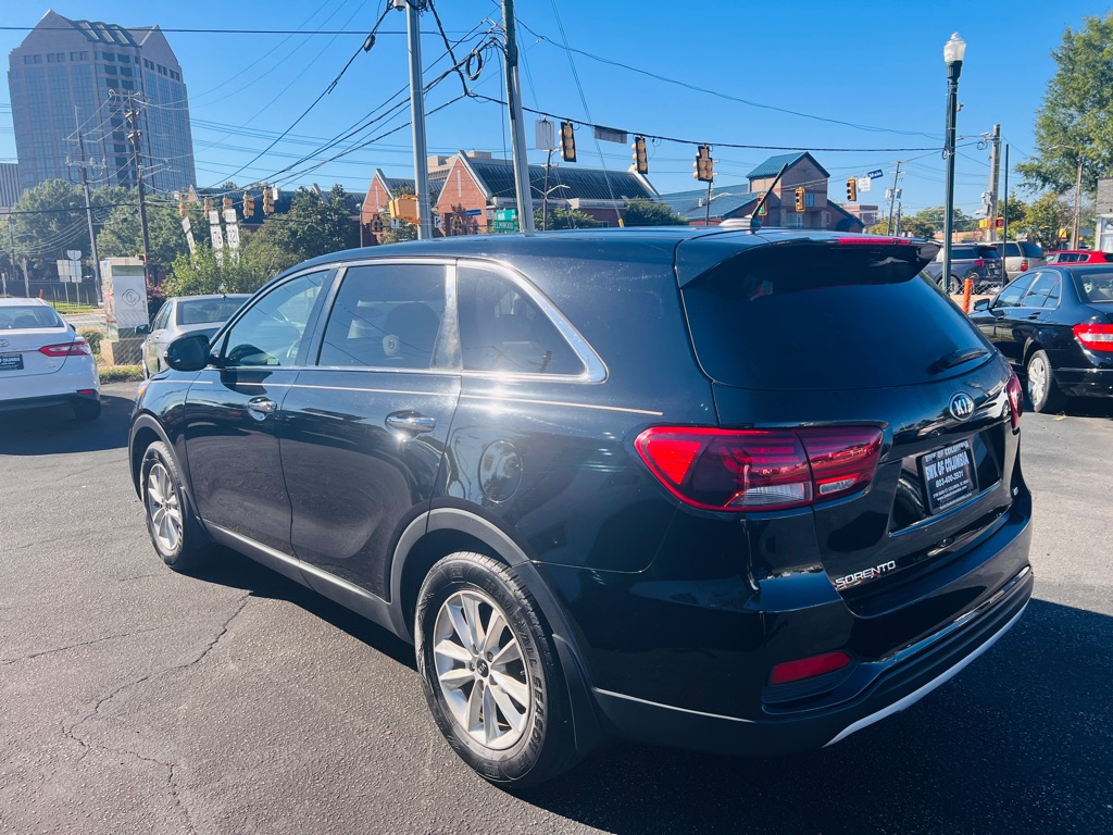 Photo 9 of this KIA SORENTO