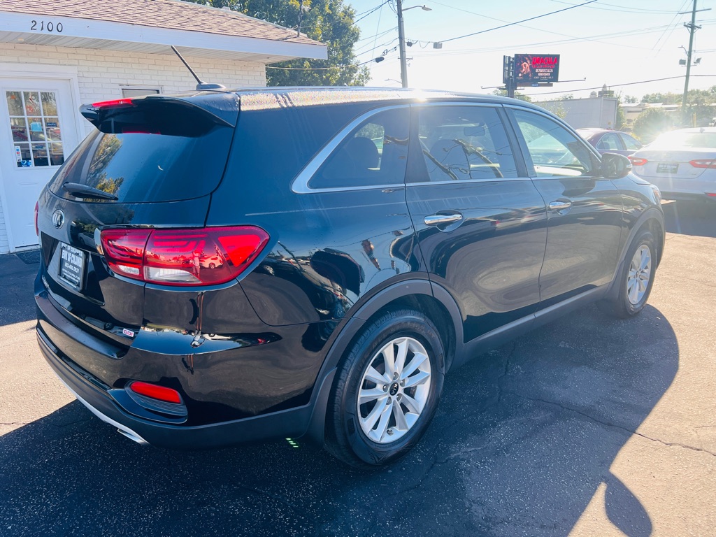 Photo 5 of this KIA SORENTO