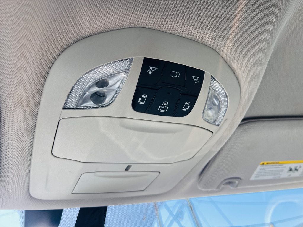 Photo 17 of this CHRYSLER PACIFICA
