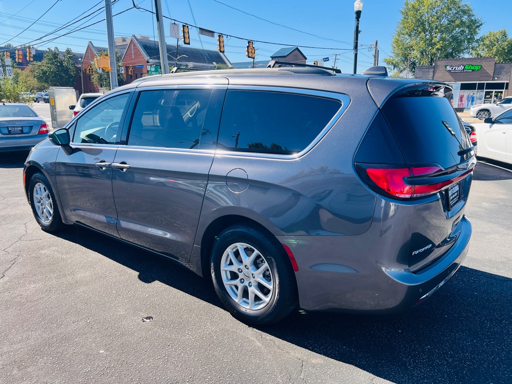 Photo 7 of this CHRYSLER PACIFICA