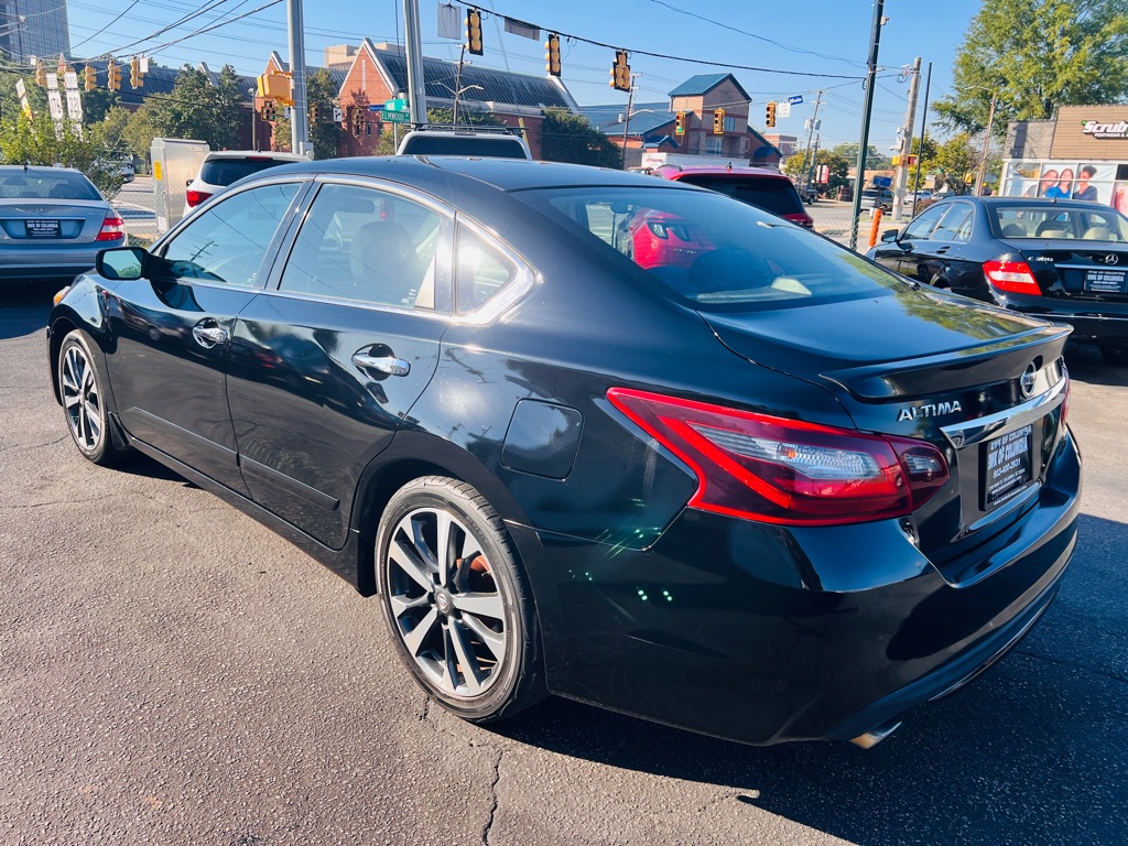 Photo 7 of this NISSAN ALTIMA