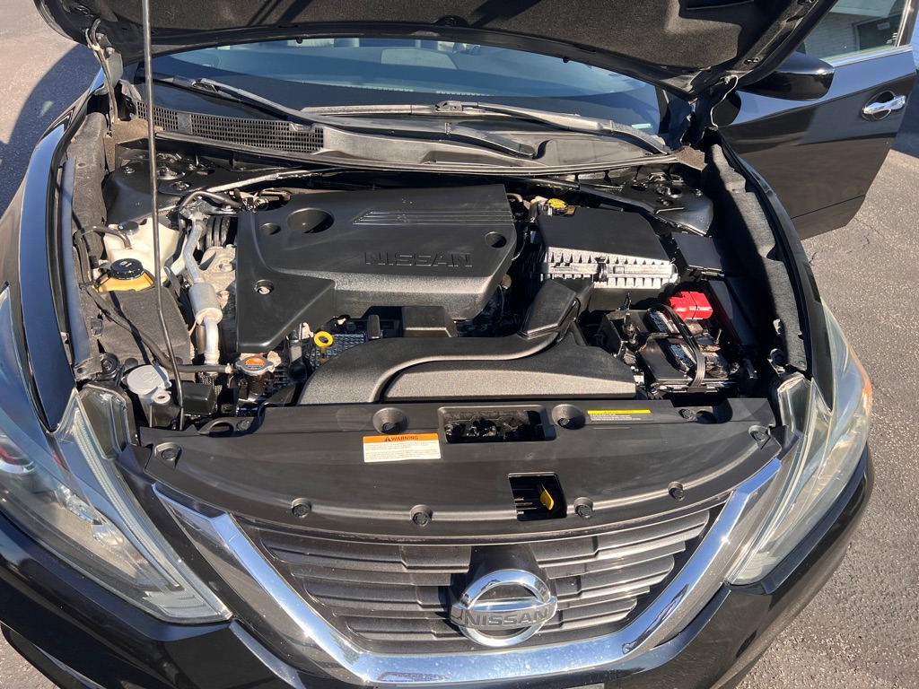Photo 19 of this NISSAN ALTIMA
