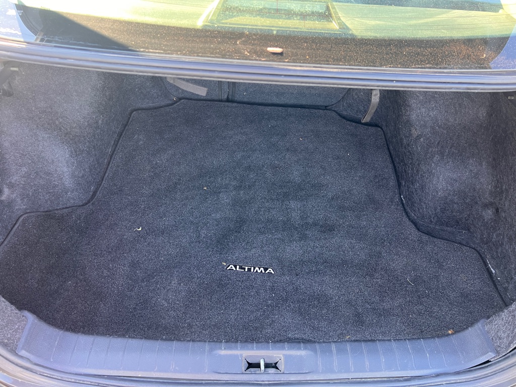 Photo 18 of this NISSAN ALTIMA