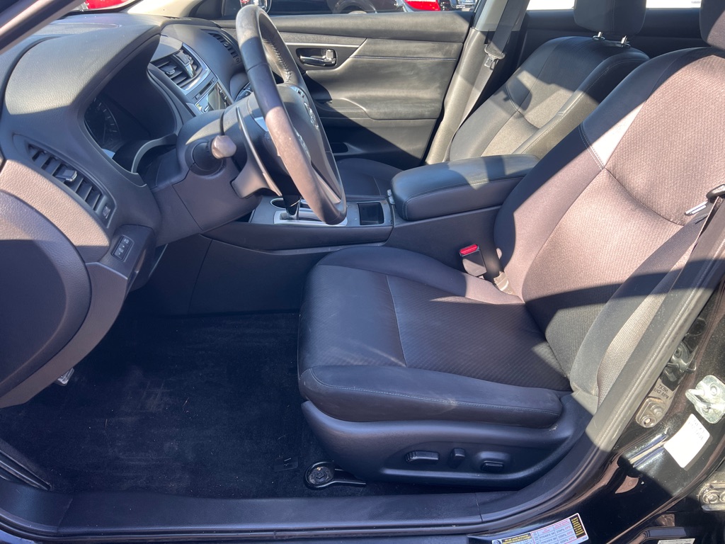 Photo 9 of this NISSAN ALTIMA