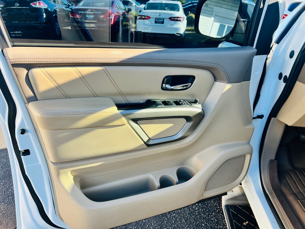 Photo 14 of this NISSAN ARMADA