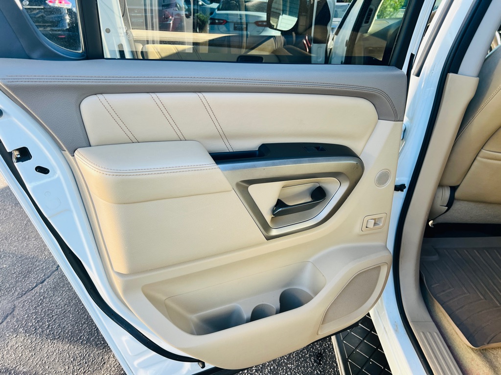 Photo 13 of this NISSAN ARMADA
